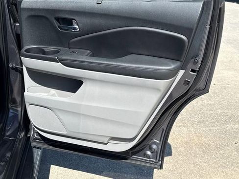 Used 2020 Honda Pilot Elite image 16