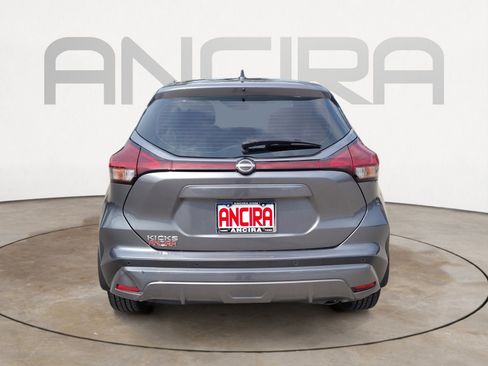 Used 2023 Nissan Kicks S FWD image 13