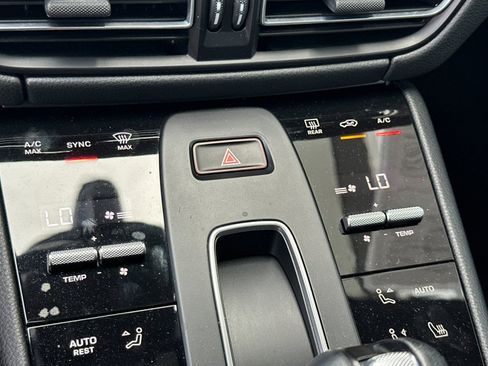 Used 2022 Porsche Macan AWD/4WD image 21