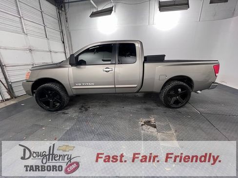 Used 2006 Nissan Titan SE image 4