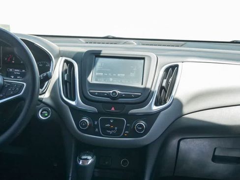 Used 2018 Chevrolet Equinox LS FWD image 12