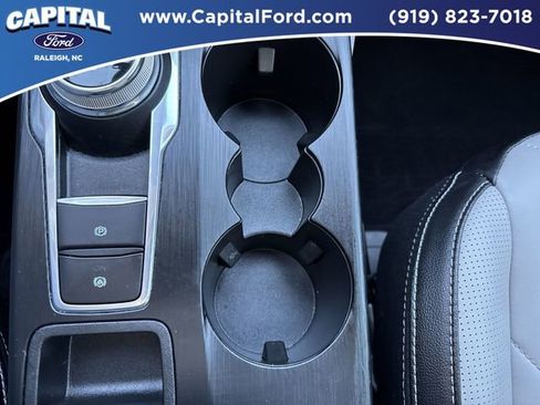 Certified 2025 Ford Escape Platinum w/ Premium Technology Package image 31