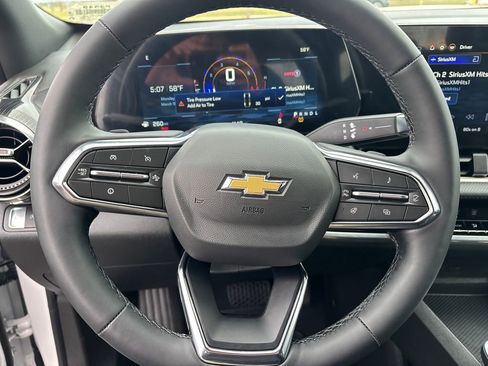 Used 2026 Chevrolet Equinox LT image 14