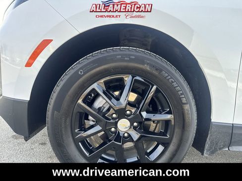 Used 2023 Chevrolet Equinox LT image 32
