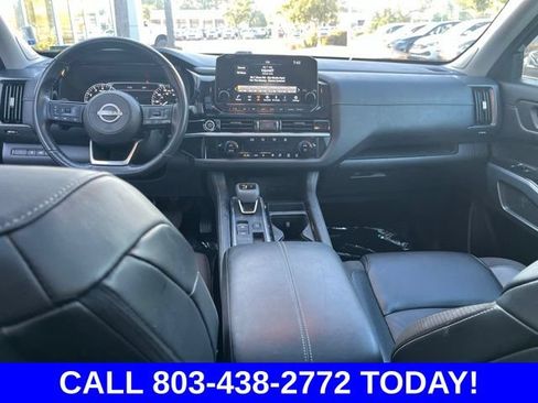Used 2024 Nissan Pathfinder SL w/ SL Premium Package FWD image 18