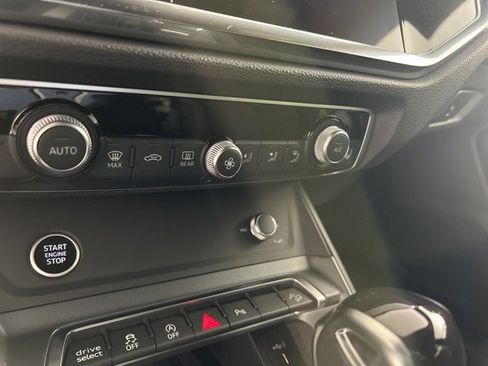 New 2025 Audi Q3 2.0T Premium image 21