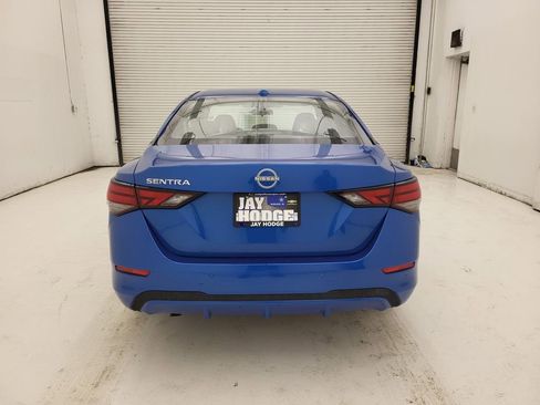 Used 2025 Nissan Sentra SV image 10