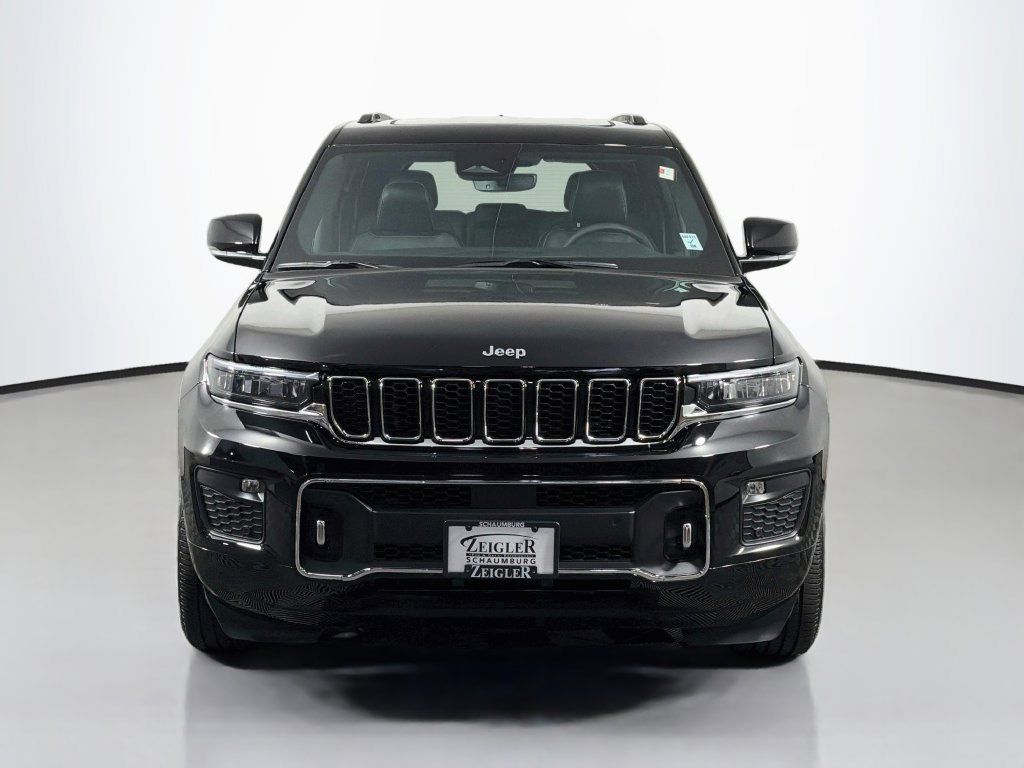 Used 2023 Jeep Grand Cherokee Overland AWD/4WD image 2