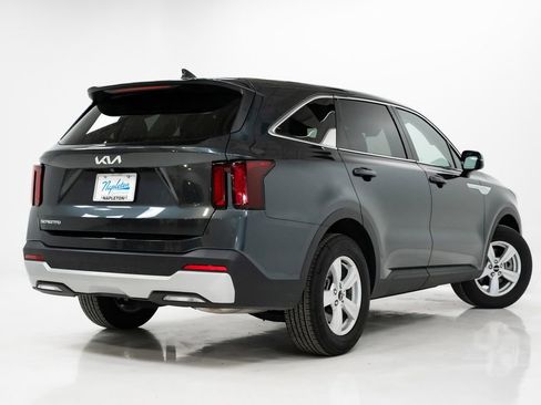 Certified 2025 Kia Sorento LX image 31