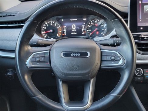 Certified 2022 Jeep Compass Latitude image 32