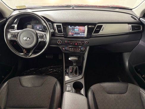 Used 2017 Kia Niro EX image 32