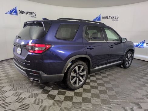 Certified 2025 Honda Pilot Touring image 9