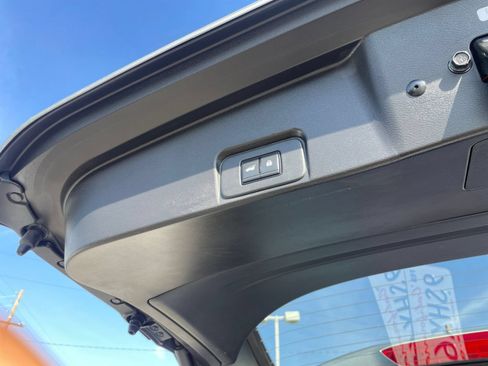 Used 2025 Nissan Rogue SV FWD image 23