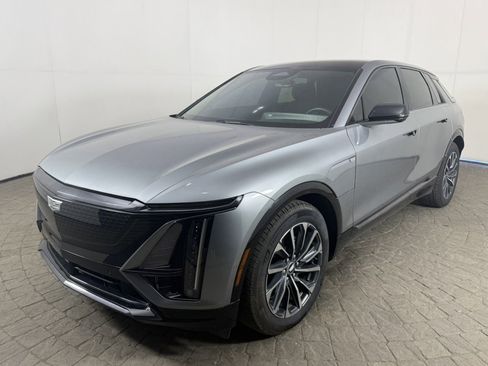Used 2024 Cadillac Lyriq Sport AWD/4WD image 3