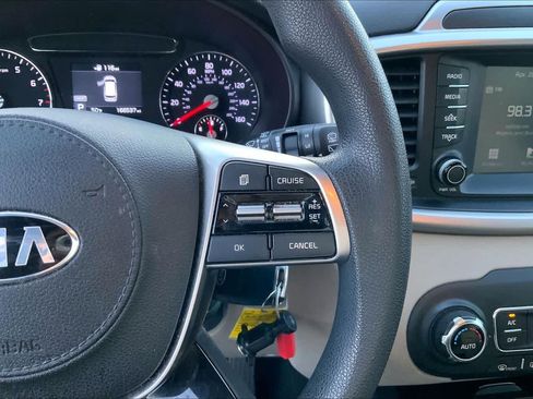 Used 2019 Kia Sorento LX AWD/4WD image 24