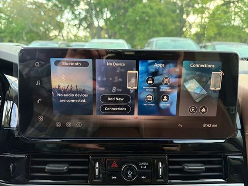 New 2026 Nissan Pathfinder Platinum FWD image 25