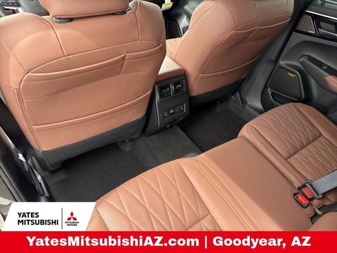 New 2026 Mitsubishi Outlander SEL image 7