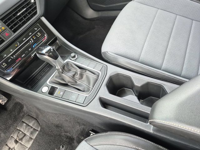 Used 2025 Volkswagen Jetta SE FWD image 23