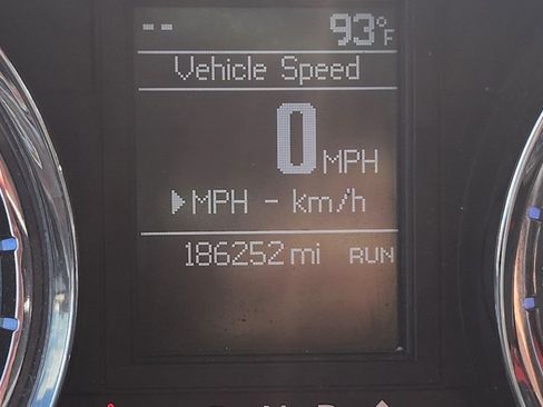 Used 2012 Chrysler Town & Country Touring-L w/ Entertainment Group #2 FWD image 11