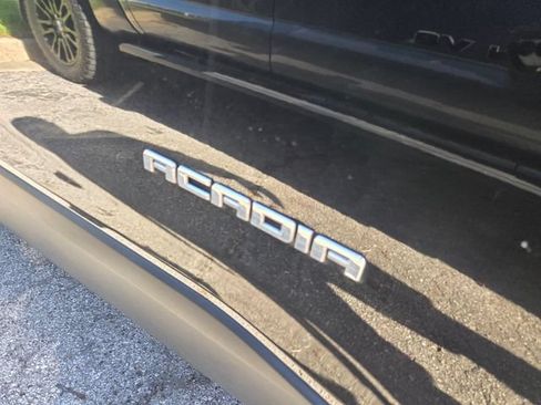 Used 2019 GMC Acadia SLE w/ LPO, Floor Liner Package FWD image 4