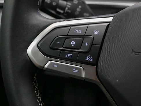 Used 2025 Volkswagen Tiguan S image 33