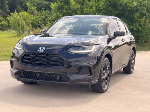 Used 2025 Honda HR-V Sport image 2