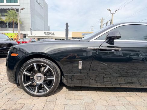 Used 2016 Rolls-Royce Wraith image 20