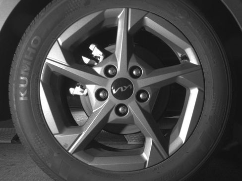 Used 2025 Kia K4 LXS image 15