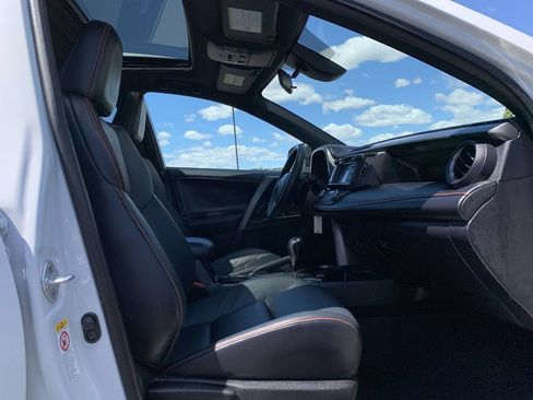 Used 2017 Toyota RAV4 SE AWD/4WD image 30