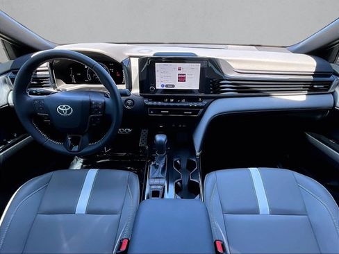 Used 2025 Toyota Camry SE w/ Convenience Package FWD image 16
