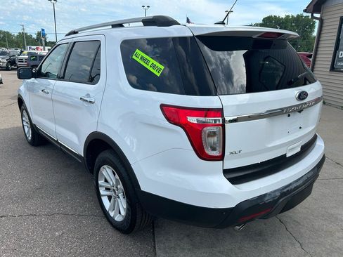 Used 2015 Ford Explorer XLT w/ Equipment Group 202B AWD/4WD image 7