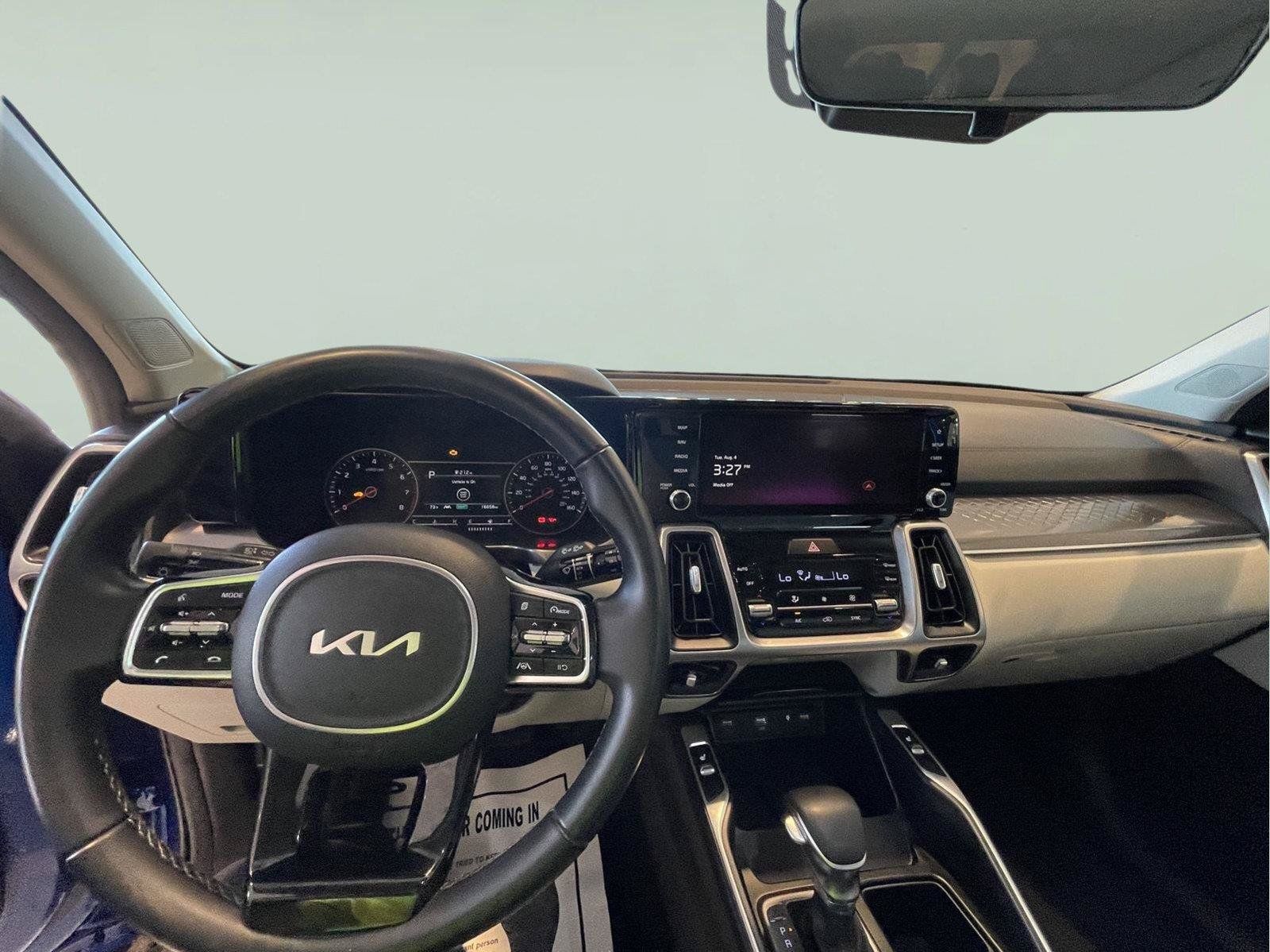 Used 2023 Kia Sorento S w/ Panoramic Sunroof Package FWD image 26