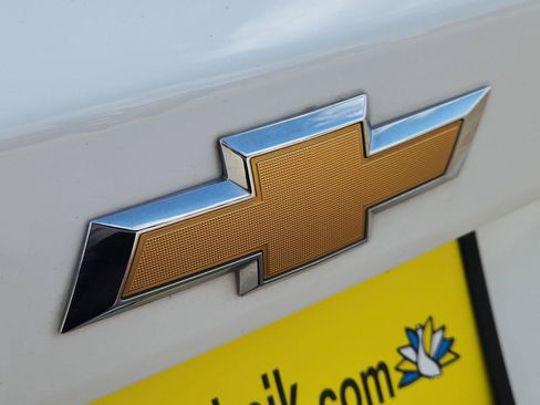 Used 2024 Chevrolet Trax LT w/ Driver Confidence Package FWD image 28