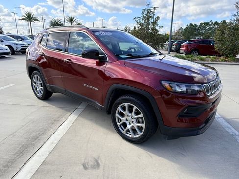 Used 2022 Jeep Compass Latitude image 4