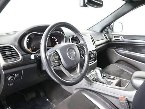 Used 2020 Jeep Grand Cherokee Altitude AWD/4WD image 22