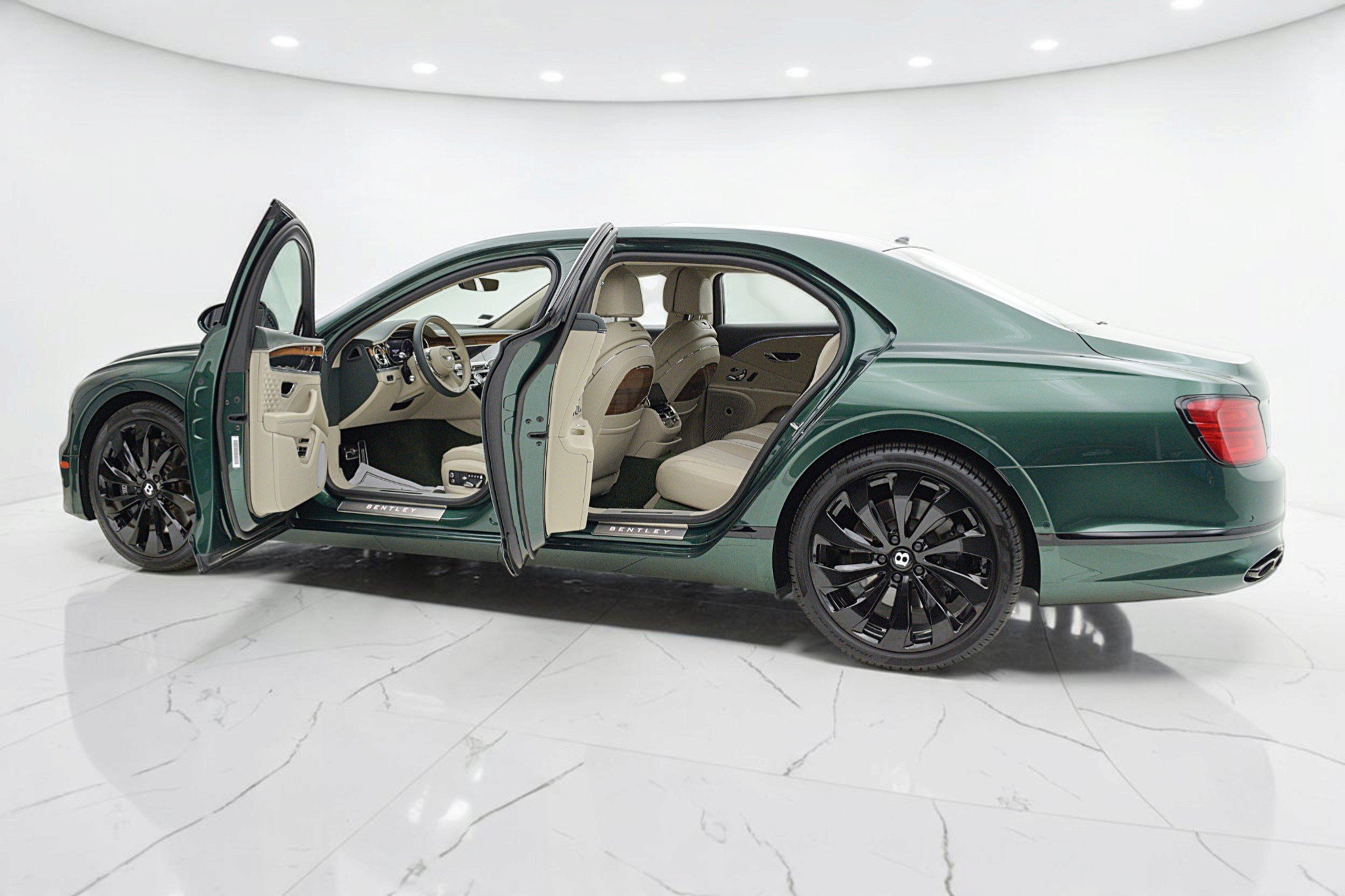 Certified 2022 Bentley Flying Spur V8 AWD/4WD image 5