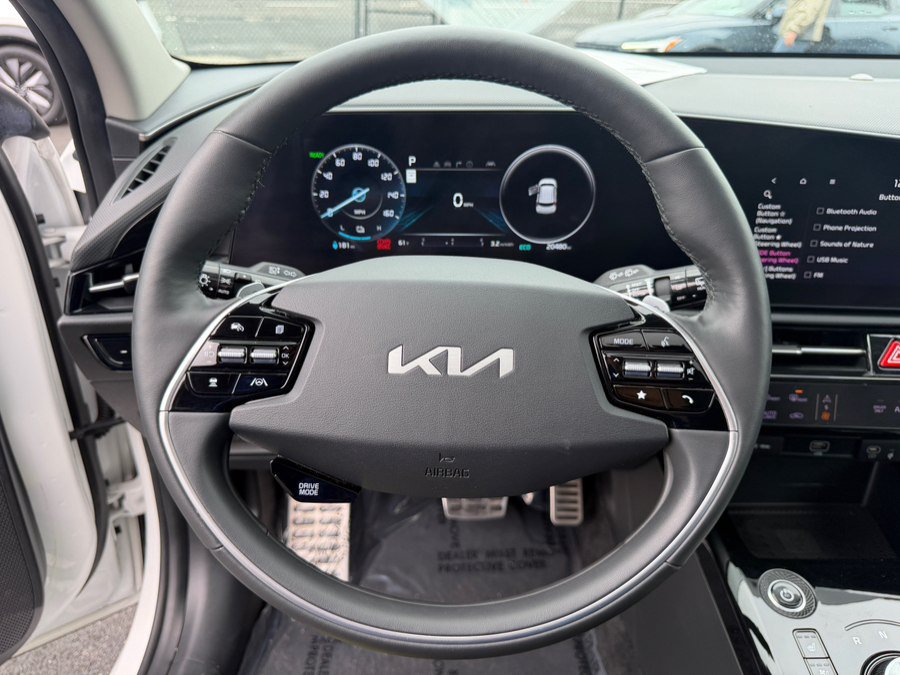 Used 2023 Kia Niro Wave w/ Wave Preserve Package FWD image 12