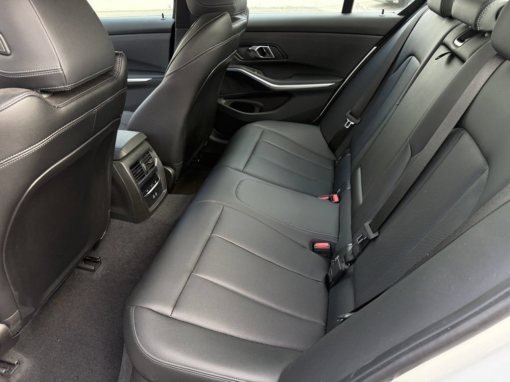 Used 2024 BMW 330i Sedan w/ Convenience Package RWD image 14