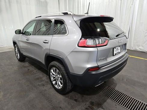 Used 2019 Jeep Cherokee Latitude Plus w/ Comfort/Convenience Group image 5