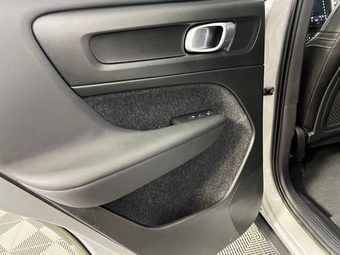Used 2023 Volvo XC40 B5 Plus w/ Protection Package Premier image 27