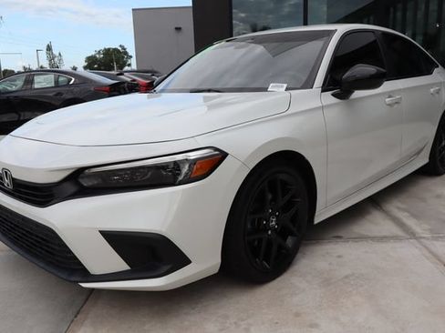 Used 2023 Honda Civic Sport image 8