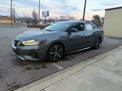 Used 2022 Nissan Maxima SV w/ Floor Mat Group FWD image 4