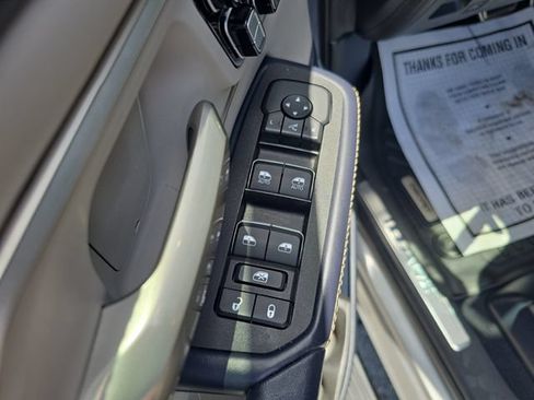 Used 2025 RAM 1500 Tungsten AWD/4WD image 16