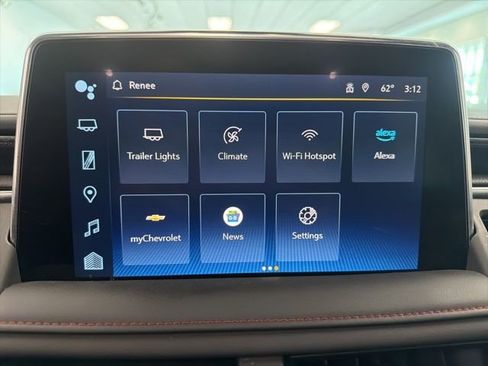 Certified 2023 Chevrolet Suburban RST w/ Luxury Package AWD/4WD image 18