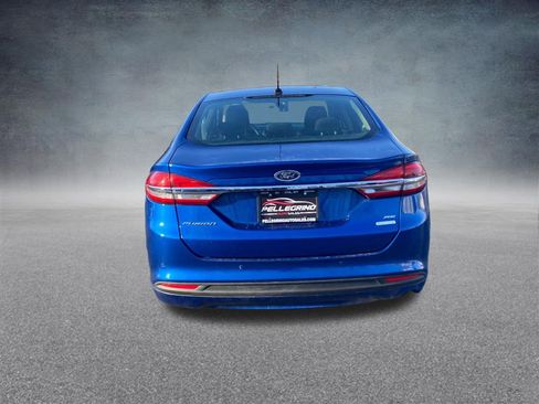 Used 2017 Ford Fusion SE w/ Fusion SE Technology Package image 5