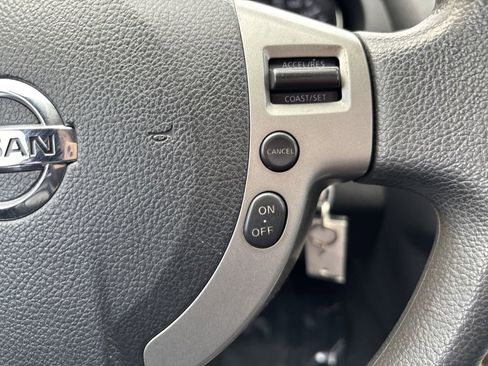 Used 2011 Nissan Rogue S AWD/4WD image 16