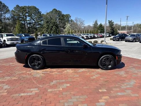 Used 2022 Dodge Charger SXT RWD image 37