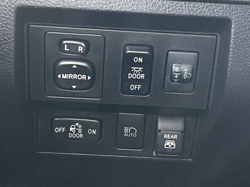 Used 2021 Toyota Tundra SR5 image 24