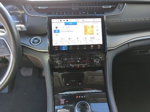 Used 2021 Jeep Grand Cherokee L Limited image 9