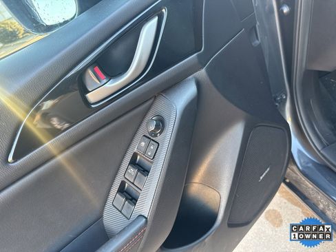 Used 2016 MAZDA MAZDA3 i Grand Touring image 11